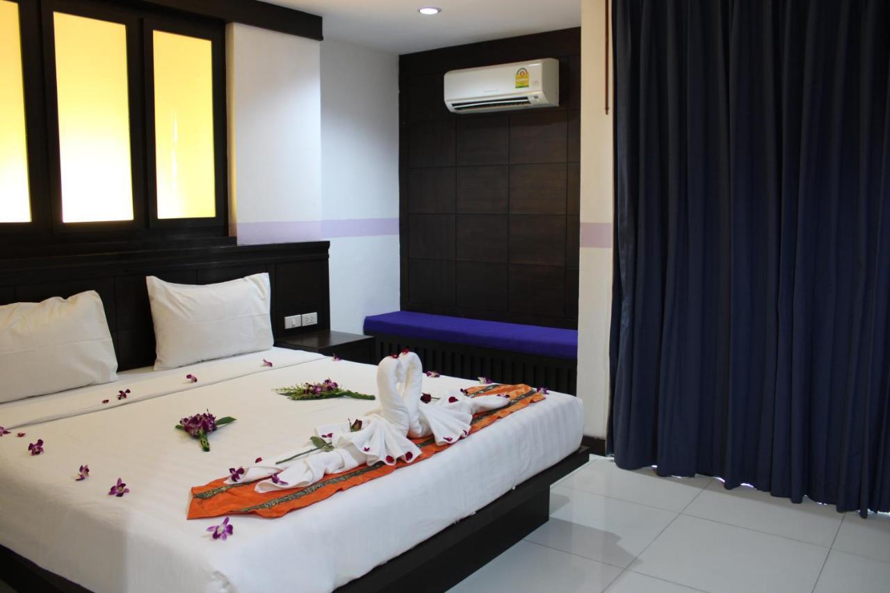 Chana Hotel Phuket Buitenkant foto