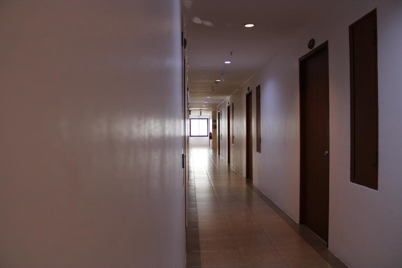 Chana Hotel Phuket Buitenkant foto