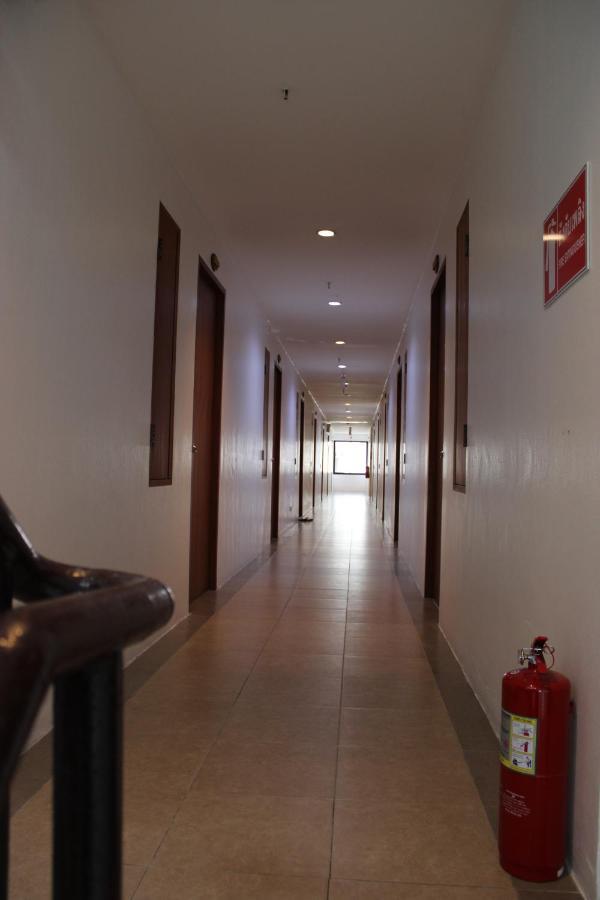 Chana Hotel Phuket Buitenkant foto