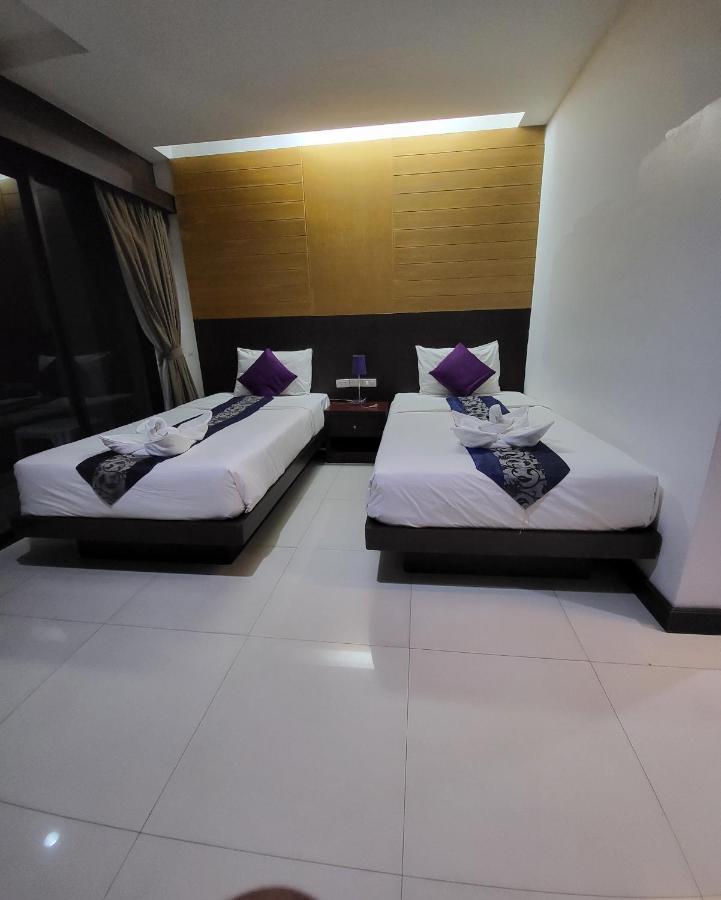 Chana Hotel Phuket Buitenkant foto