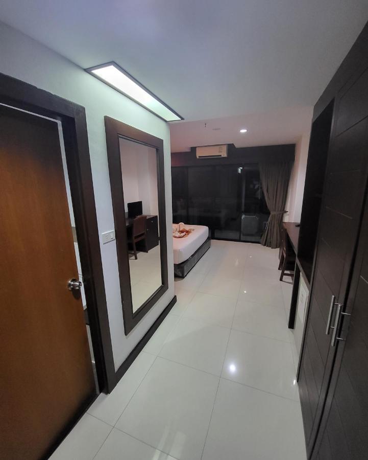 Chana Hotel Phuket Buitenkant foto