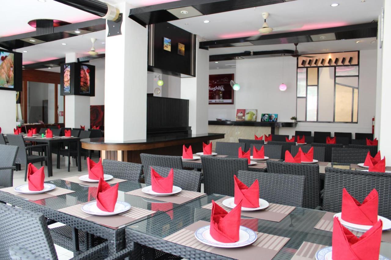 Chana Hotel Phuket Buitenkant foto