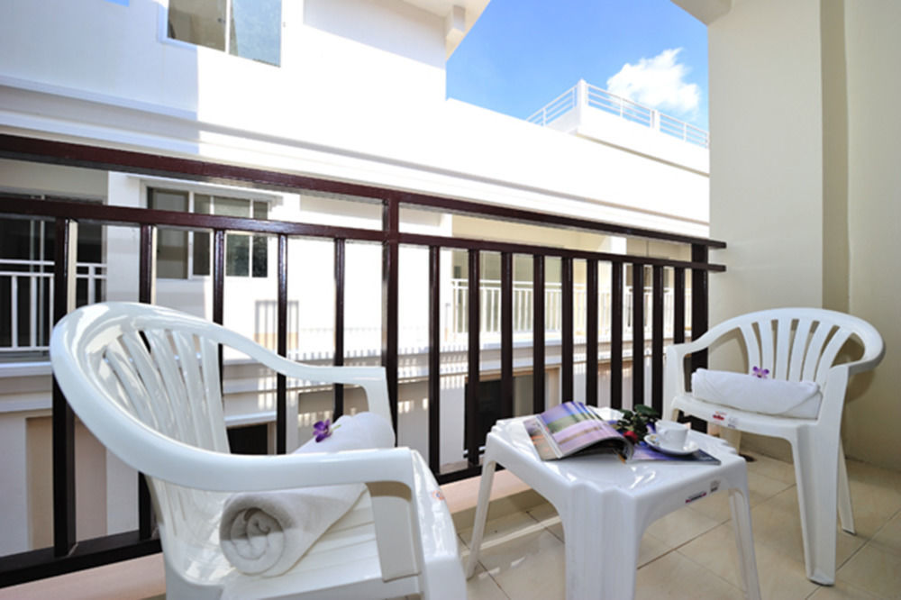 Chana Hotel Phuket Buitenkant foto
